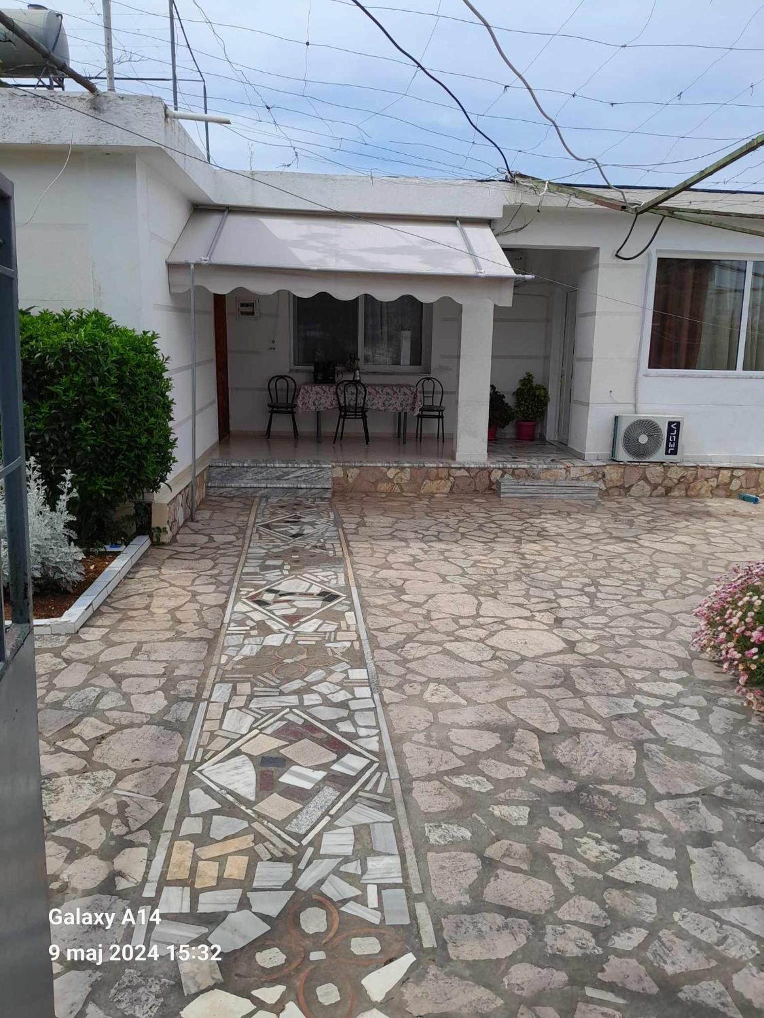Flora'S Place Sarandë Exterior foto