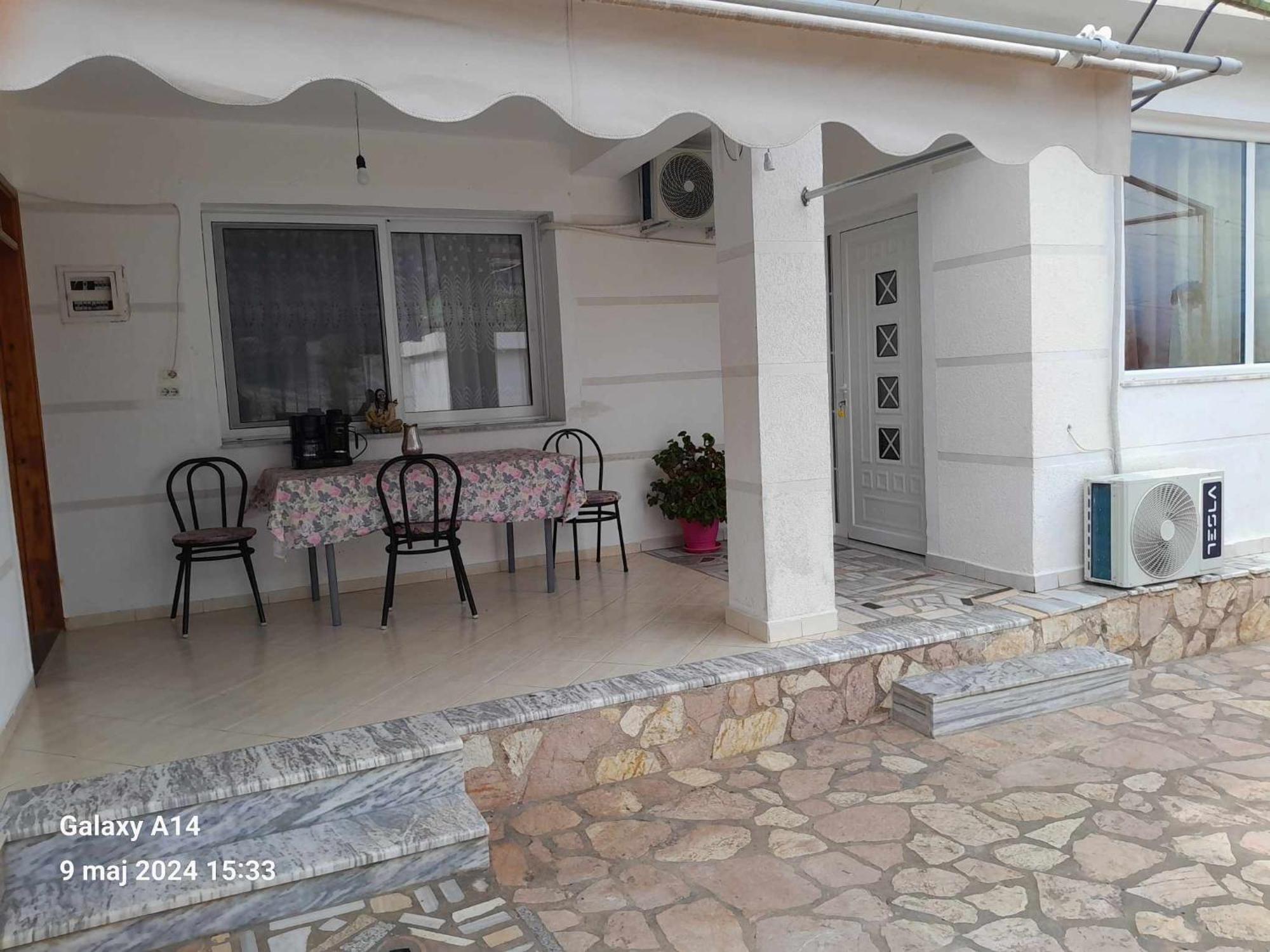 Flora'S Place Sarandë Exterior foto