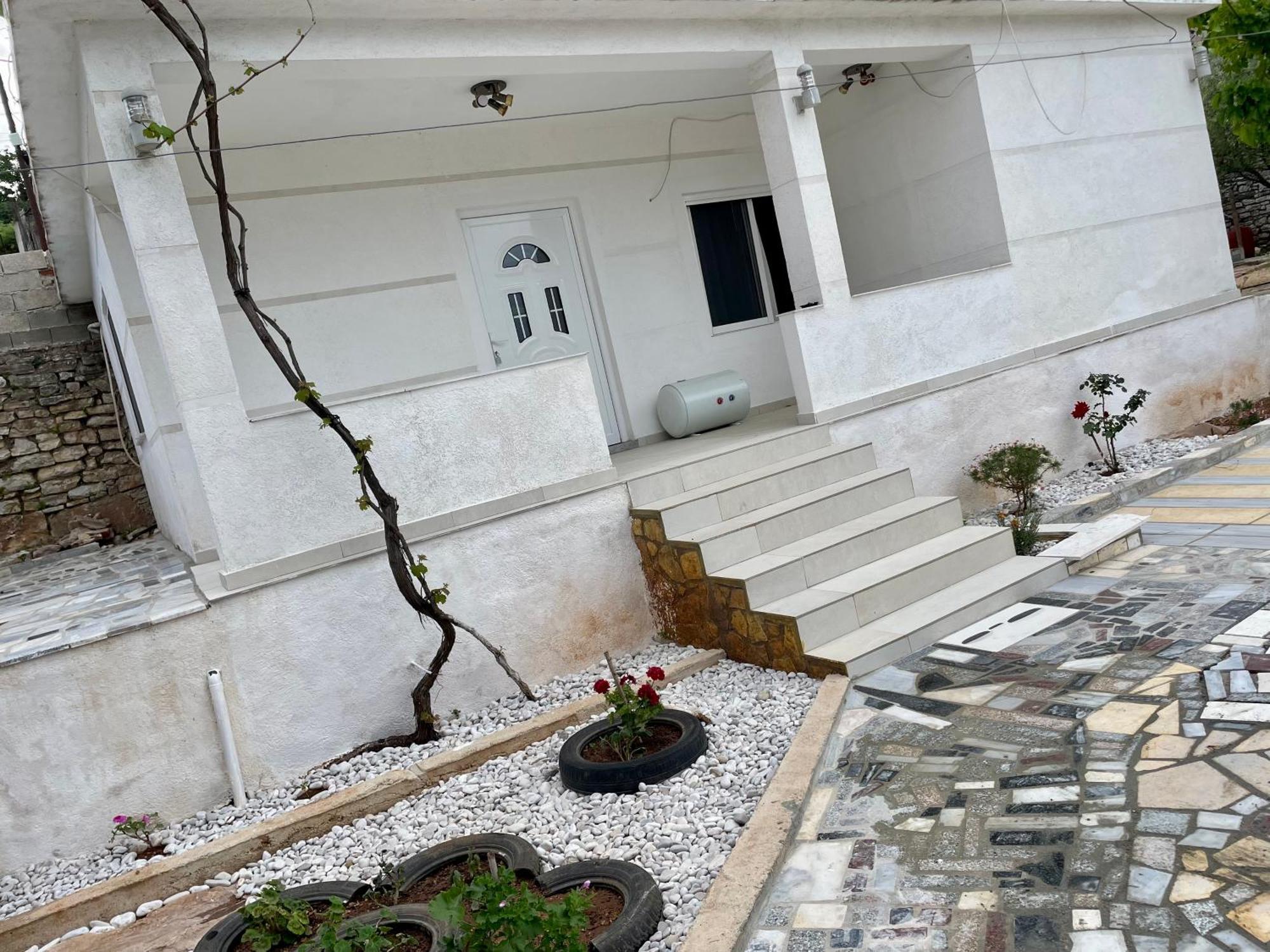 Flora'S Place Sarandë Exterior foto